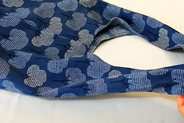 DIY Reversible Shoulder Bag | Sewing Projects