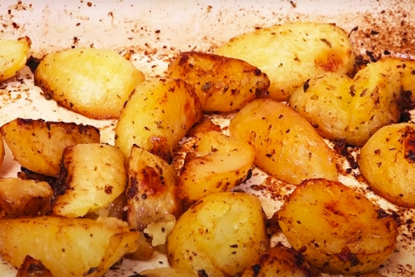 Greek Lemon Potatoes | Homemade Recipes