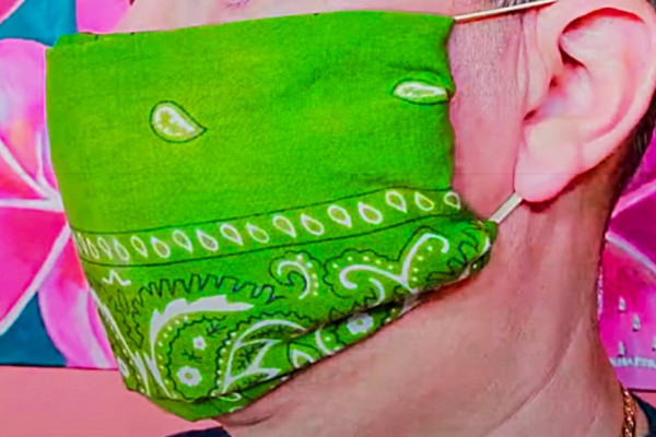 How To Make A No-Sew Bandana Mask With a coffee Filter Barrier
