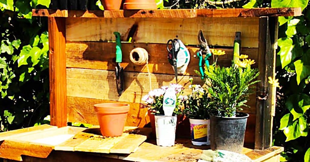 How To Make a Rustic Potting Bench From Old Pallets With Free Plans