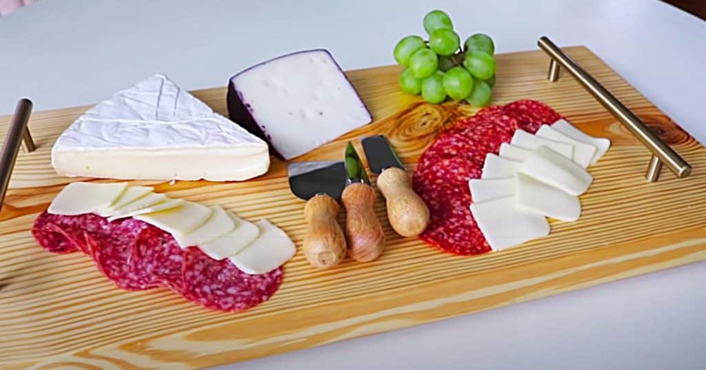How To make A DIY Serving Board Out Of Wood