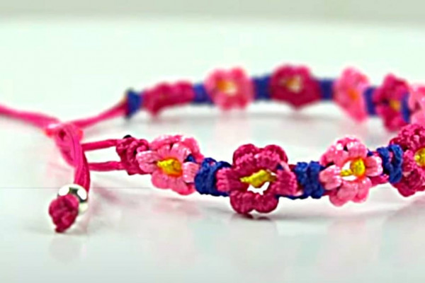 Learn To Make A Macrame Flower Bracelet