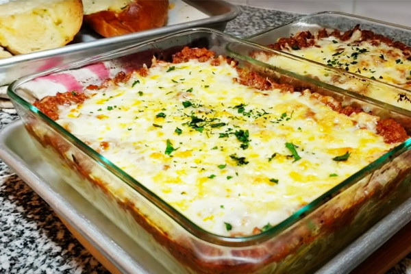 Cheesy Spaghetti Bake Recipe - Easy Pasta Recipes