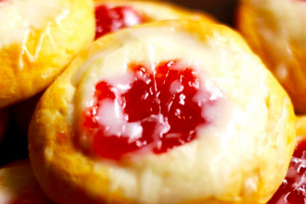 Cream Cheese Danish With Crescent Rolls Recipe - Breakfast Pastries - Quick and Easy