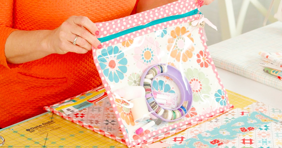 DIY Clear-view Tote | DIY Joy Projects and Crafts Ideas