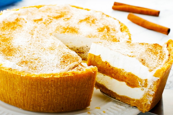 No-Bake Pumpkin Pie Recipe - Fall Desserts