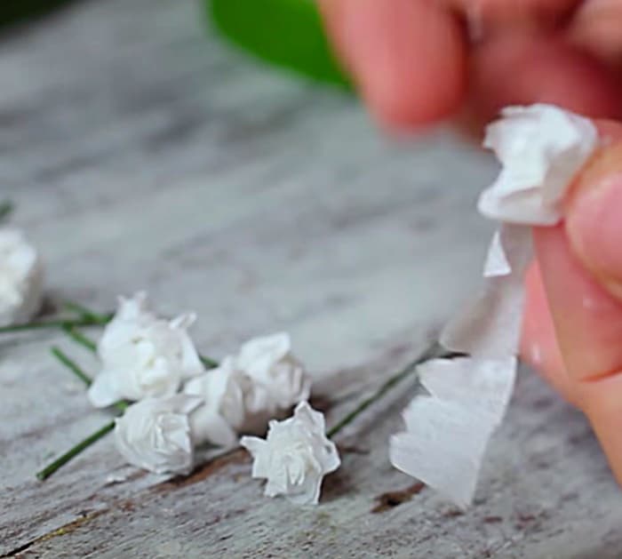 How To Make Baby's Breath Flowers From Toilet Tissue