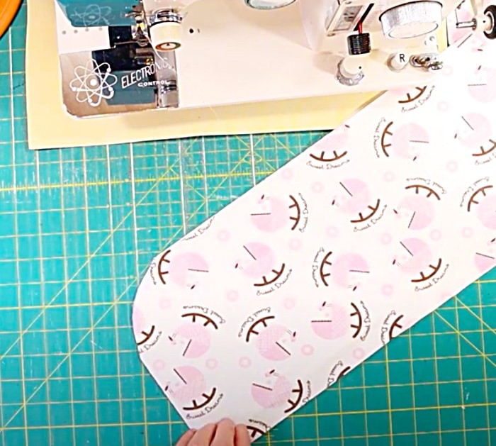 Make A Burp Cloth For A Baby - Useful Baby Gifts - DIY Baby Gift