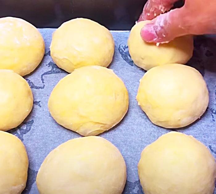 Homemade Rolls - Slider Rolls Made From Scratch - Quick Baking Ideas