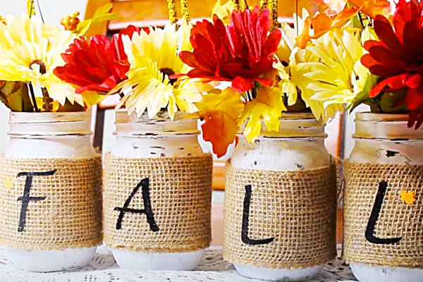 How To Make A Mason Jar Fall Centerpiece - Fall Decor Ideas - Holiday Table Decor