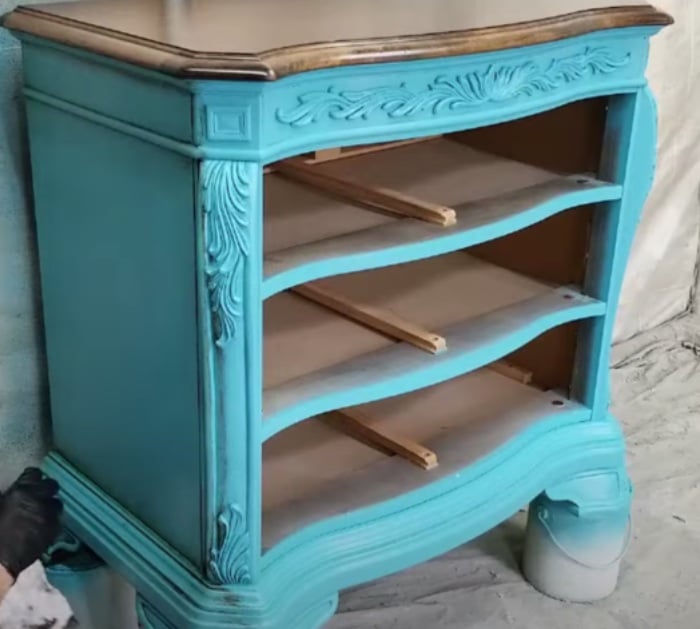 How To Makeover A Garage Sale Piece Of Furniture - Shabby Chic DIY