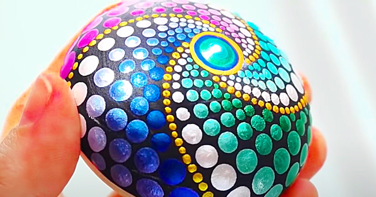 How To Make A Spiral Dot Mandala Stone | DIY Joy Projects and Crafts Ideas