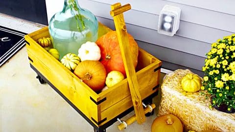 How To Build A Decorative Fall Wooden Wagon | DIY Joy Projects and Crafts Ideas
