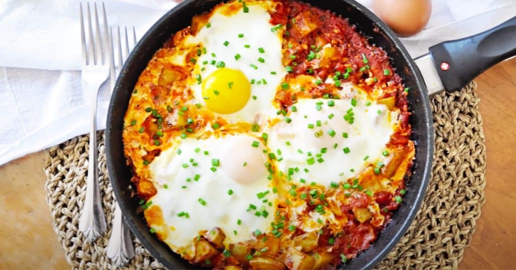 Breakfast Skillet With Roasted Potatoes And Eggs - One-pan recipes - Breakfast Recipes