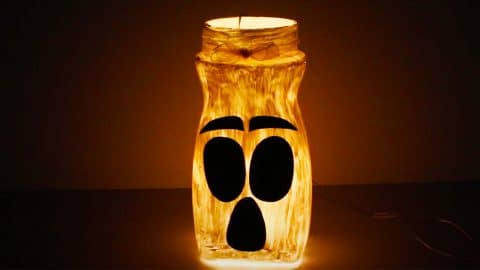 DIY Halloween Mason Jar Light Decor | DIY Joy Projects and Crafts Ideas
