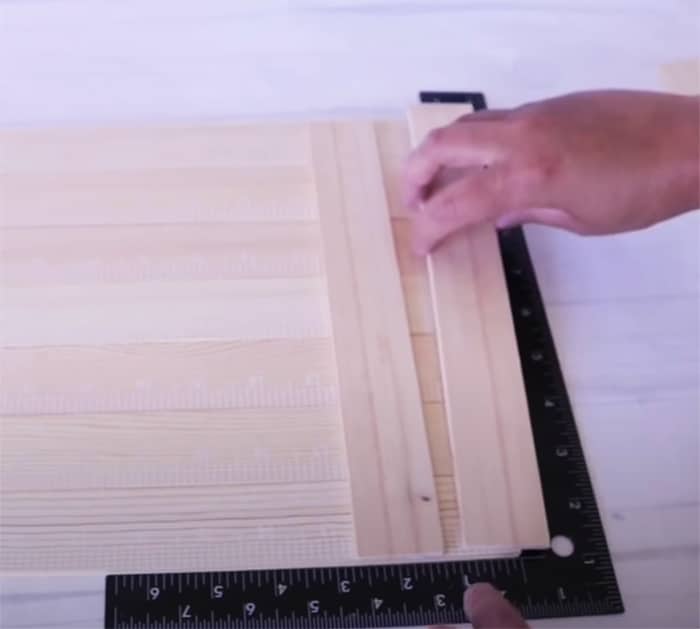 Use Paint Stir Sticks To Make Wood Sign - DIY Home Crafts