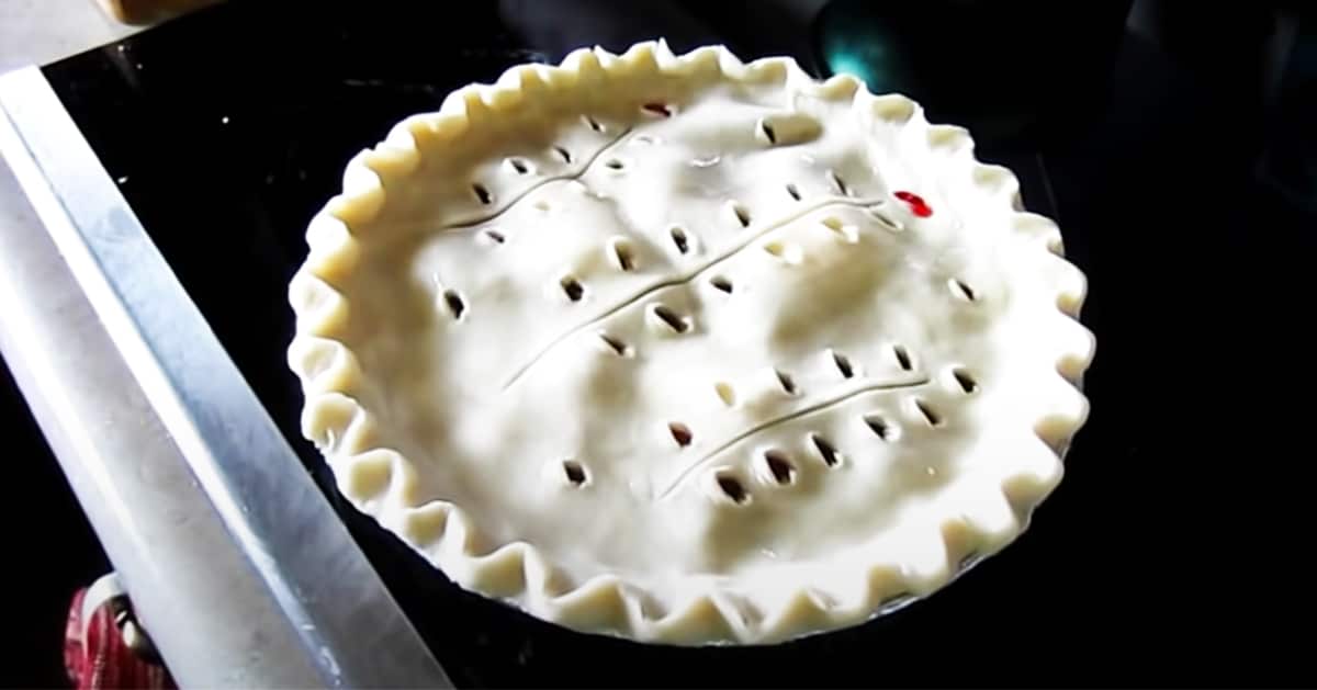 Grandma’s Perfect Pie Crust | DIY Joy Projects and Crafts Ideas