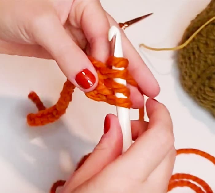 DIY Rustic Pumpkins - DIY Fall Decor - Crochet Pumpkin