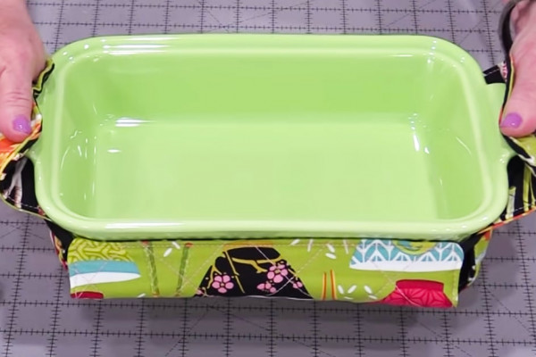 How To Make A Custom Baking Pan Cover - Sewing Projects