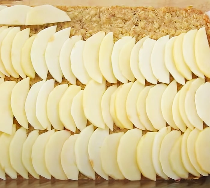 Apple Pie Bars Recipe - Rolled Oats Recipe - Apple Pie Recipes