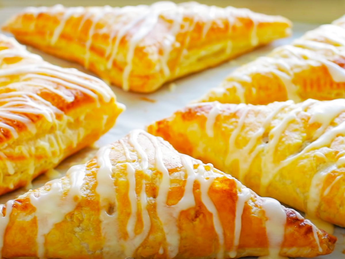 https://diyjoy.com/wp-content/uploads/2020/09/How-To-Make-Apple-Turnovers-1200x900.jpg