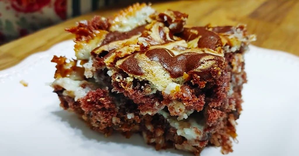 How To Make Earthquake Cake - German Chocolate Cake - Chocolate Lovers Cake