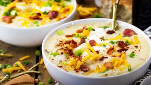 How To Make Loaded Baked Potato Soup | DIY Joy Projects and Crafts Ideas