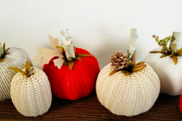 No-Sew Sweater Pumpkins - DIY Pumpkins - No Sew Crafts