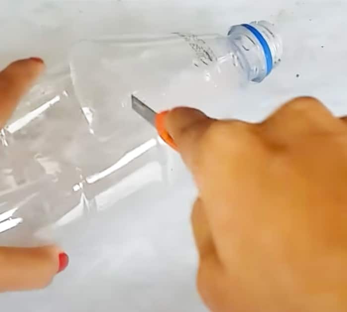 Use Plastic Bottle To Make Phone Charger Holder - Plastic Bottle Crafts