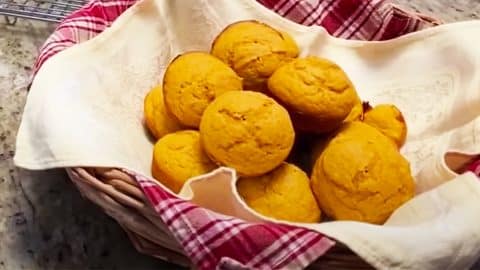 Pumpkin Corn Muffin Recipe | DIY Joy Projects and Crafts Ideas