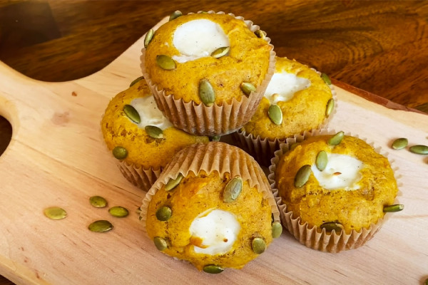 Starbucks Pumpkin Cream Cheese Muffin Copycat Recipe - Fall Dessert Recipes