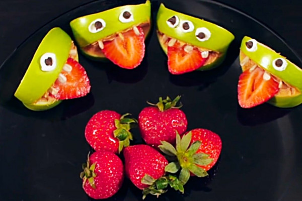 Apple Monster Snack Recipe - Halloween Ideas - Party Snacks
