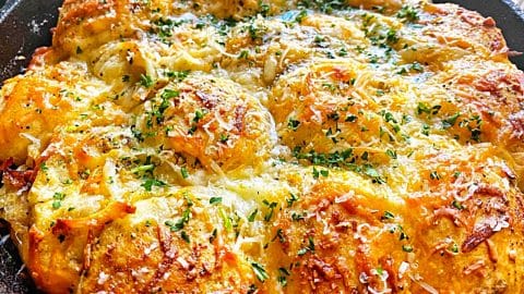 Cheesy Stuffed Biscuit Garlic Bread Recipe | DIY Joy Projects and Crafts Ideas