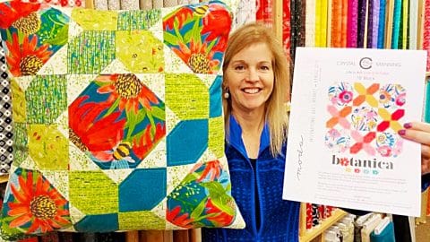 Botanica Pillow With Free Pattern By Donna Jordan | DIY Joy Projects and Crafts Ideas
