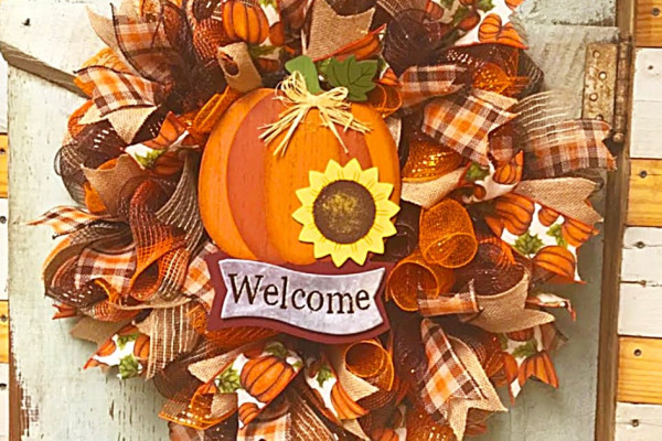 How To Make a Fall Wreath - DIY Fall Decor - Easy Wreath Design