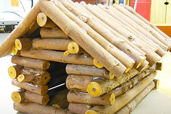 How To Build A Log Cabin Birdhouse - Make a Birdhouse From Wood From The Garden - Easy Birdhouse Idea