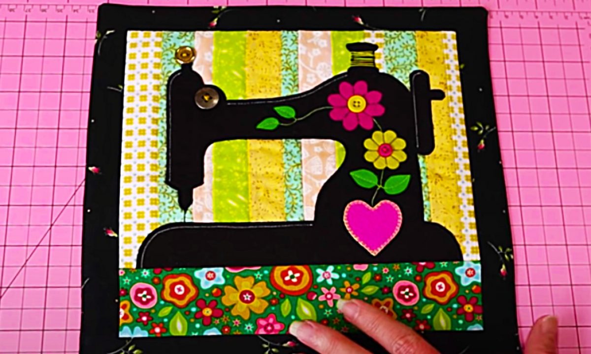 How To Make A Sewing Machine Mini Quilt With Free Pattern - DIY Joy, image size:1200x720