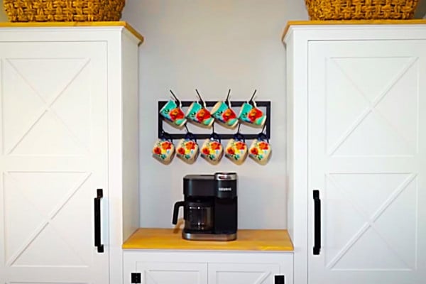 DIY Farmhouse Pantry - Easy Woodworking Ideas - DIY Kitchen Remodeling