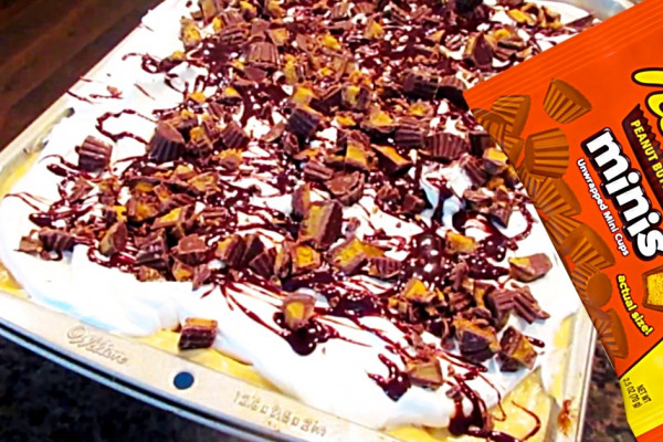 Reese's Poke Cake Recipe - Poke Cake Ideas - Dessert Ideas