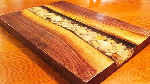 How To Make An Epoxy River Serving Board | DIY Joy Projects and Crafts Ideas