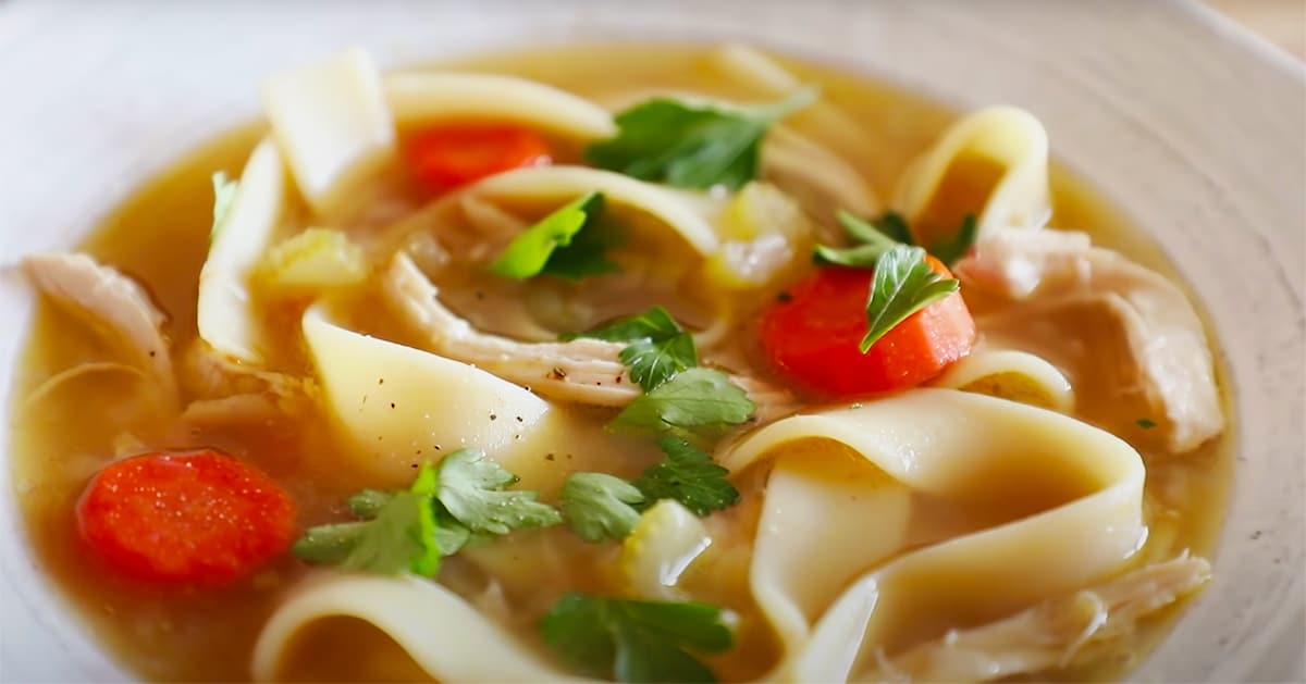 30-Minute Chicken Noodle Soup Recipe | DIY Joy Projects and Crafts Ideas