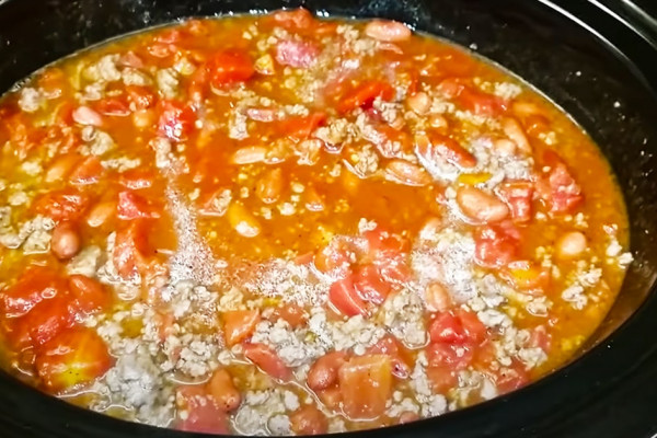 4-Ingredient Crockpot Chili Recipe - Crockpot Recipes - Chili Recipes