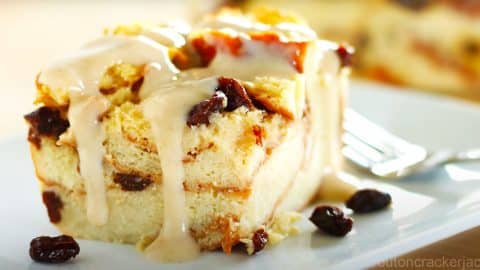 Bread Pudding With Vanilla Bourbon Sauce Recipe | DIY Joy Projects and Crafts Ideas