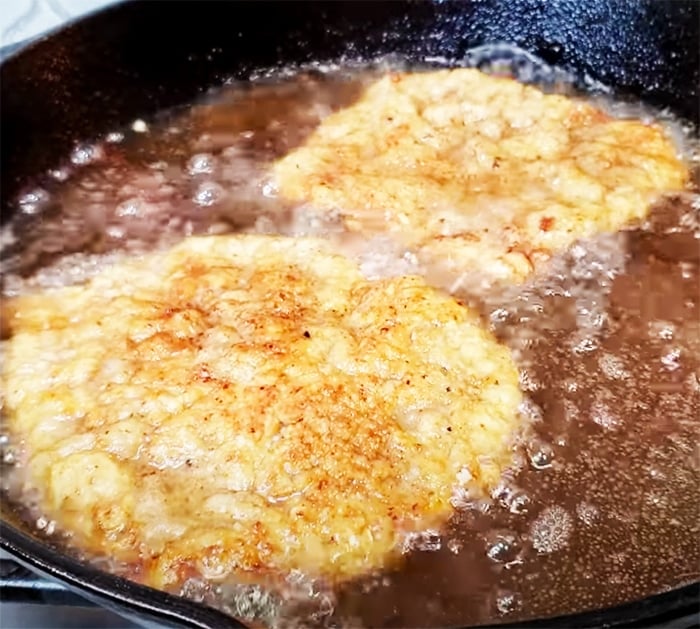 Country Meals - Fried Steak with Gravy Recipe - White Gravy Recipe