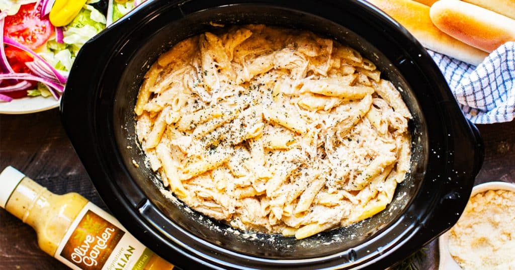 Crockpot Olive Garden Chicken Pasta Copycat Recipe - Olive Garden Recipes - Pasta Recipes