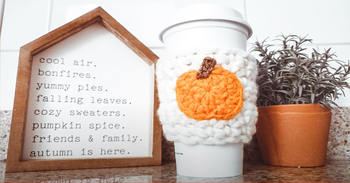 DIY Crochet Pumpkin Coffee Sleeve | DIY Joy Projects and Crafts Ideas