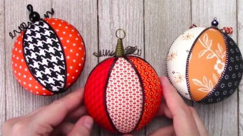 DIY No-Sew Patchwork Pumpkin Ornament | DIY Joy Projects and Crafts Ideas