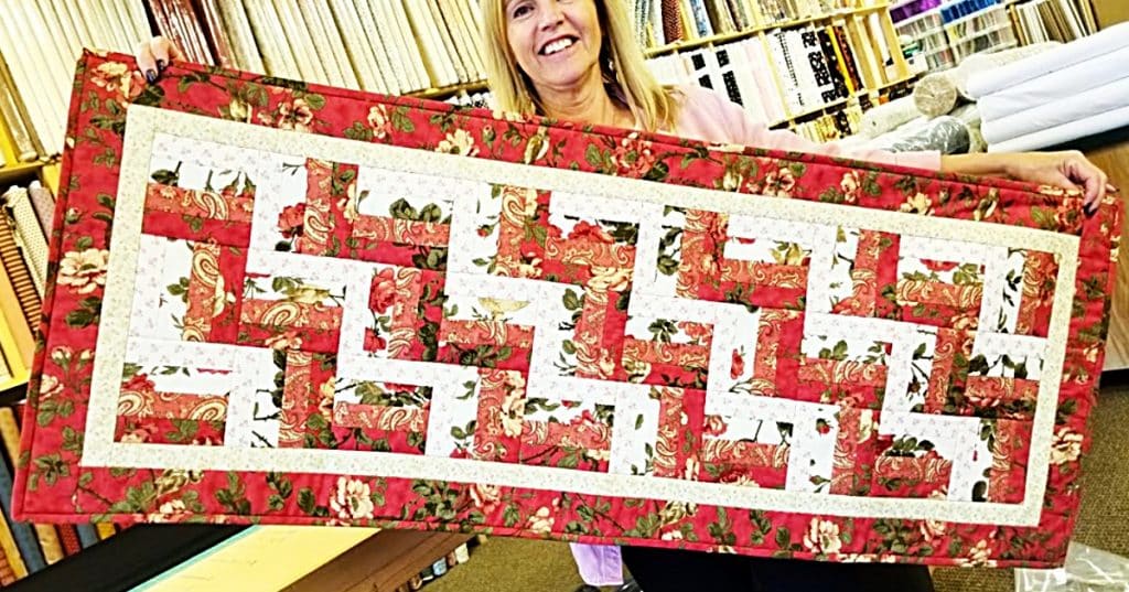 How To Make A Mini Rails Quilted Table Runner - Easy Table Runner - Donna Jordan Table Runner Design