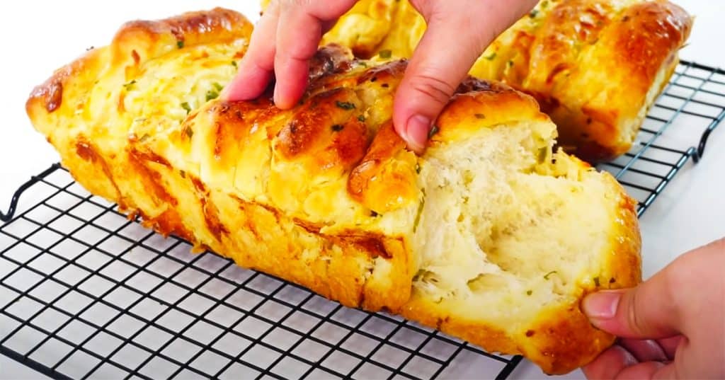 Garlic Scallion Pull Apart Bread Recipe - Garlic Bread Recipe - Pull Apart Bread Recipe