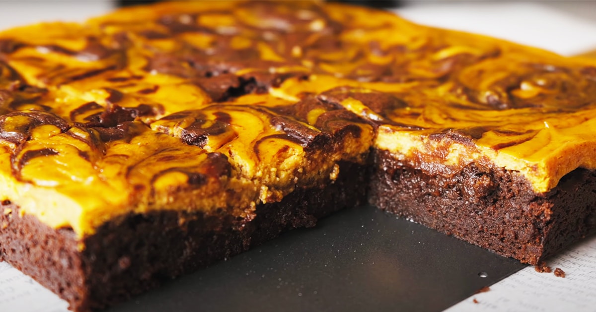 How To Make Pumpkin Cheesecake Brownies | DIY Joy Projects and Crafts Ideas